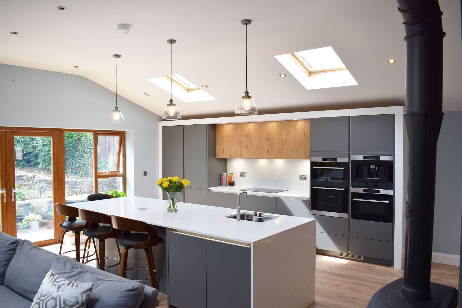 Modern kitchen design integrating the kitchen and living areas together